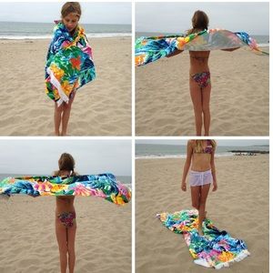 NWT attached Kids Beach Towel